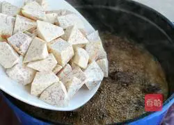 Illustration of how to make taro-roasted pork ribs 11