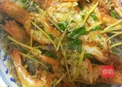 Illustration of how to make steamed prawns with garlic vermicelli 3