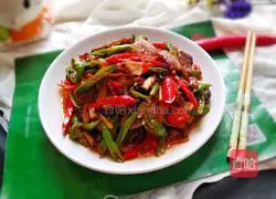 Illustration of twice-cooked pork with double peppers 15