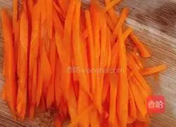 Illustration of how to make steamed vermicelli with eggs 4