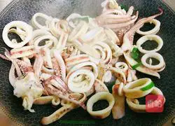 Illustration of how to make spicy fried squid 7