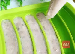 Illustration of how to make shrimp sausage 8