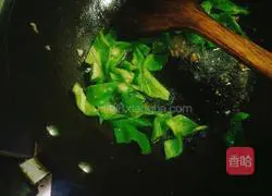 Illustration of how to make zucchini, smoked tofu and dried meat slices 5