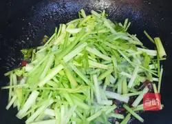 Illustration of how to stir-fry pork liver with parsley 7