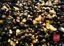 Illustration of how to make fried snails with sour bamboo shoots 5