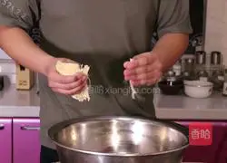 Illustration of how to make beef enoki mushrooms 2