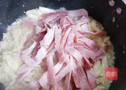 Illustration of how to make fried leeks with enoki mushrooms 16