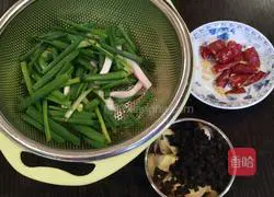 Illustration of how to cook crabs in typhoon shelter 2