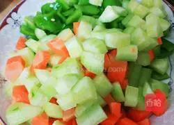 Illustration of how to make chicken veggie sandwich 1