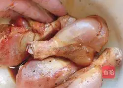 Roasted chicken legs (Illustration of how to reduce fat 3
