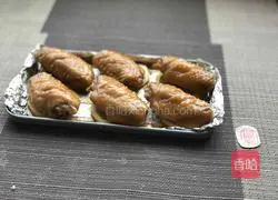 An illustration of how to make lemon honey grilled chicken wings 6