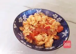 Illustration of how to make fried eggs with tomatoes 9