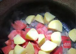 Illustration of how to stew beef brisket with tomatoes and potatoes 10