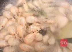 Illustration of how to make salted white shrimps 8
