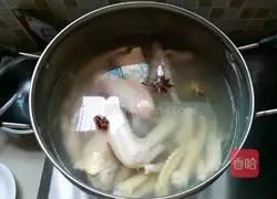 Illustration of how to make braised meat dishes (chicken wings and chicken feet) 6