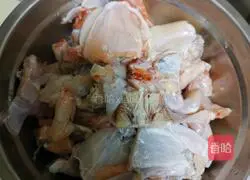 Illustration of how to make fried frogs in dry pot 1