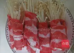 Illustration of how to make beef enoki mushrooms 2