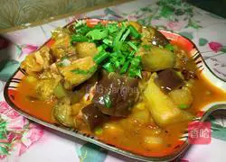 Illustration of how to cook the roasted pork with eggplant on the table 9