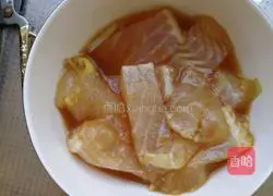 Illustration of how to make longli fish with tofu skin 2