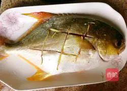 Illustration of braised golden pomfret 2