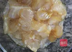 Illustration of how to make Longli fish with minced garlic and oyster sauce 3