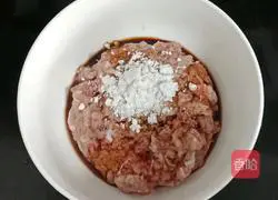 Illustration of how to make pork, fungus and bitter melon stuffed 6