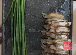 Illustration of how to steam the Holy Son with garlic 2