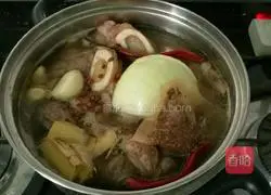 Illustration of how to make water beef with bones 5