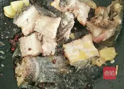 Illustration of how to make pickled fish 6