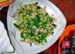 Illustration of how to make scrambled eggs with red leaf vegetables 10