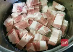 Illustration of how to make braised pork 1