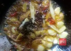 Illustration of how to make a basin of river fresh food 5