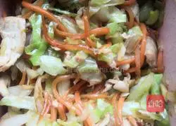 Illustration of how to cook chicken breast with cabbage 3