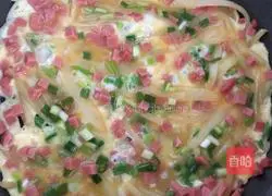 Illustration of how to make shredded potato egg pancakes (quick breakfast) 5