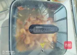 Illustration of braised white-legged shrimp in oil 10