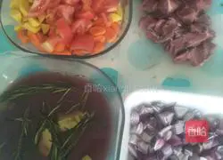 Illustration of tomato and red wine stewed beef 3