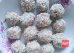 Illustration of how to make glutinous rice meatballs 4