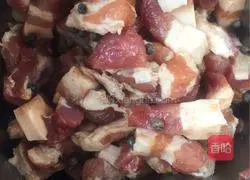 Illustration of how to make short crispy pork 6