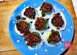 Illustration of how to make steamed broccoli with golden garlic vermicelli 11