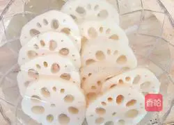 Illustration of how to make pork ribs and lotus root stewed 2