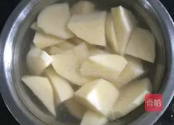 Illustration of how to cook chicken legs and potatoes 2