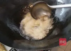 Illustration of how to make chicken and rice with pine nuts 3