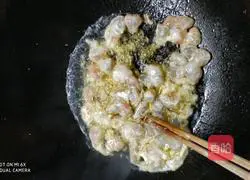 Illustration of how to make fried shrimps 9