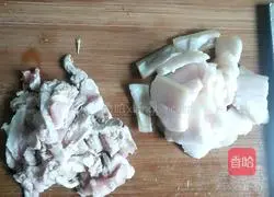 Chili Illustration of how to make stir-fried pork 1