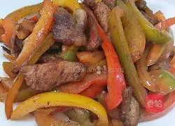 Illustration of how to make fried pork slices with colored pepper 9