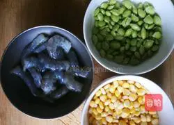 Doudou Shrimp (fried shrimp with corn and green beans) Stir-fried shrimps with corn, green beans) Recipe 1