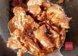 Illustration of how to make onion and potato slices 13