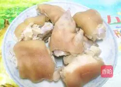 Illustration of how to make braised pig trotters 6