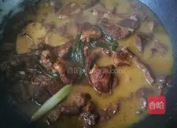 Illustration of how to cook lamb chops with carrots, green garlic and garlic 9