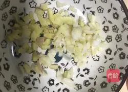 Illustration of how to make stir-fried pork with king oyster mushroom 4